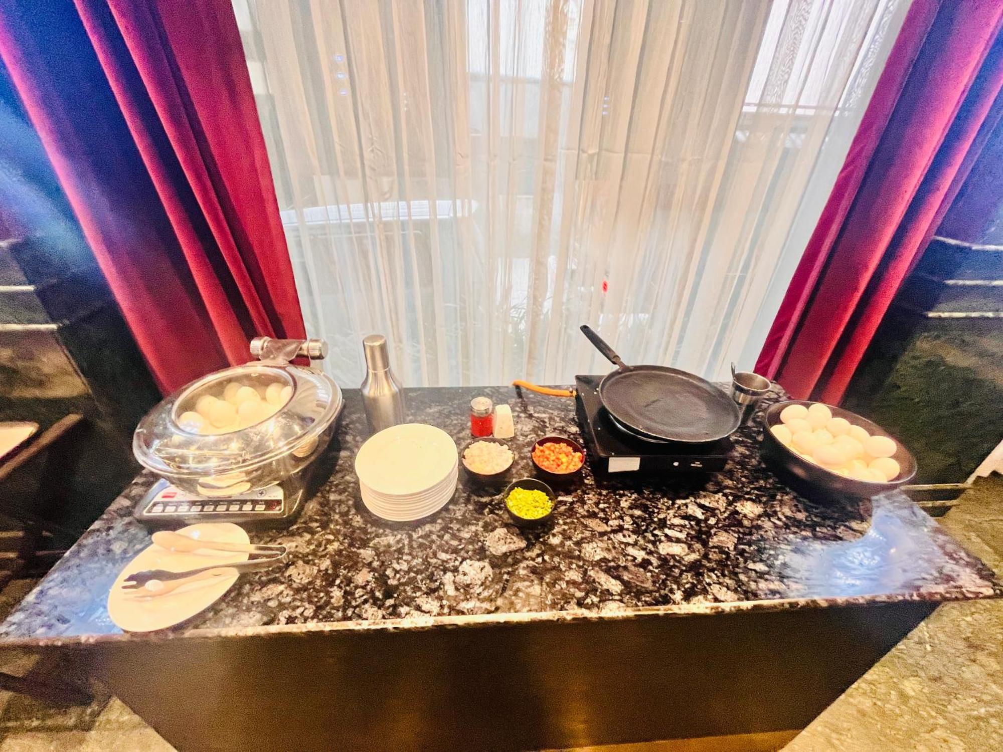 Foxoso Hotel Delhi Airport Yeni Delhi Dış mekan fotoğraf
